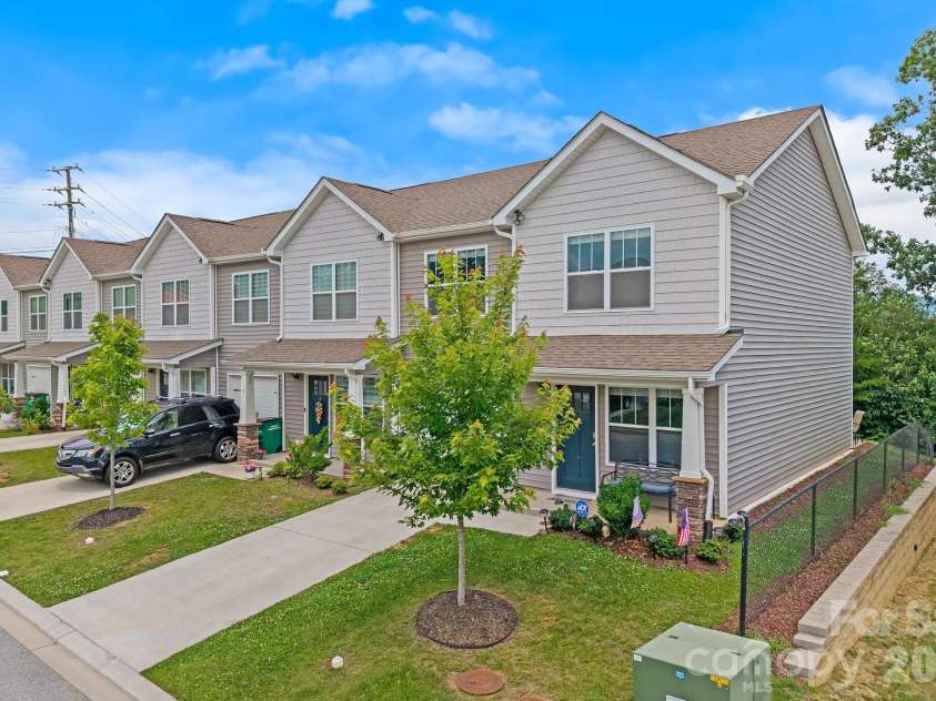 10 Benedict Lane, Weaverville, NC 28787.  MLS# CAR4396612, YatesRealty ID 33260. 