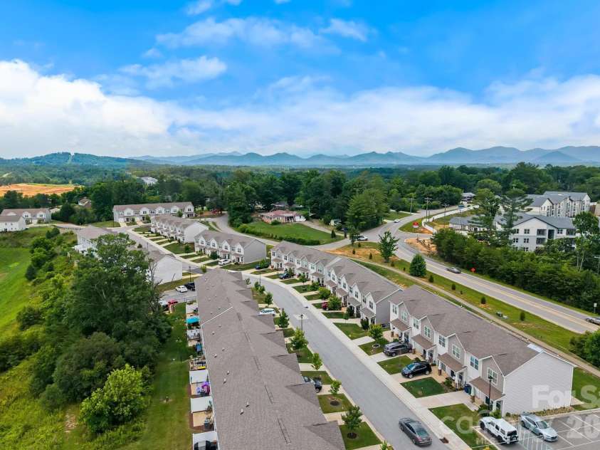 10 Benedict Lane, Weaverville, NC 28787.  MLS# CAR4396612, YatesRealty ID 33260. 