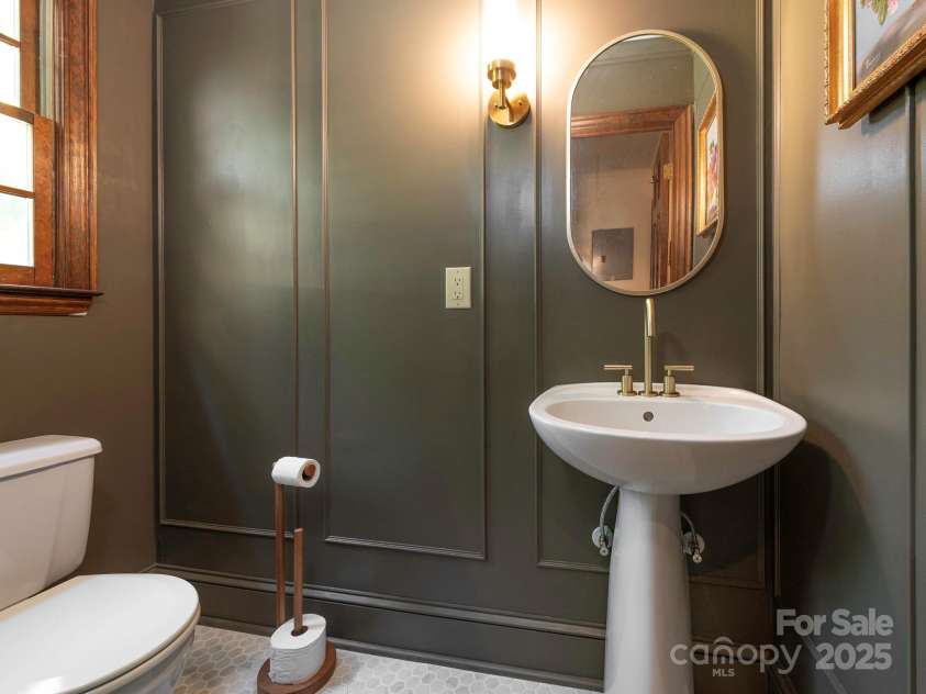 1231 Bennington Drive, Concord, NC 28027.  MLS# CAR4285344, YatesRealty ID 33260. HALF BATH ON MAIN FLOOR