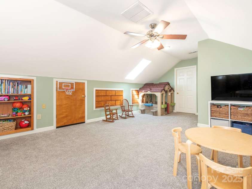 1231 Bennington Drive, Concord, NC 28027.  MLS# CAR4285344, YatesRealty ID 33260. LARGE BEDROOM UPSTAIRS WITH LOTS OF STORAGE, NEW CARPET/PAINT