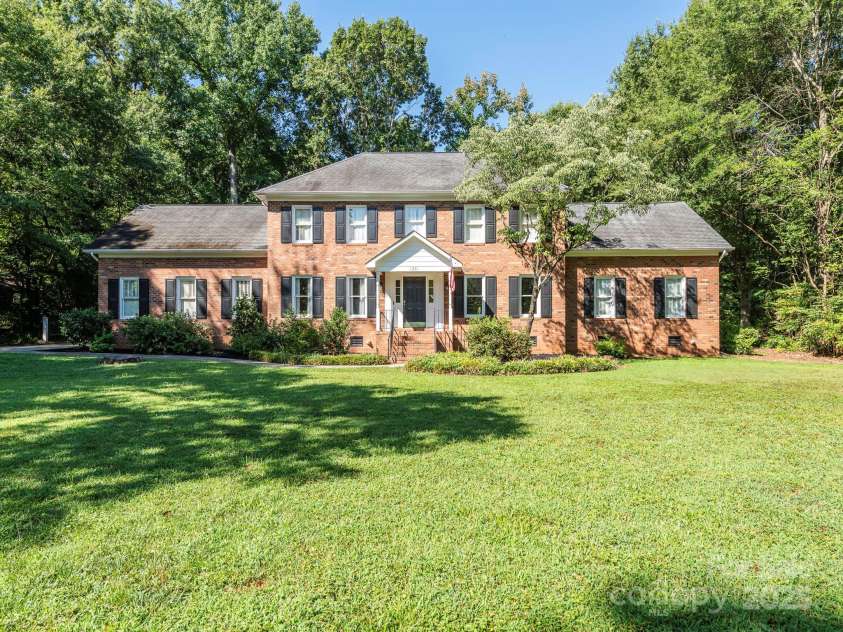 1231 Bennington Drive, Concord, NC 28027.  MLS# CAR4285344, YatesRealty ID 33260. WELL MAINTAINED