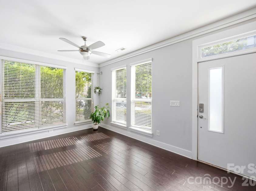 923 Warren Burgess Lane, Charlotte, NC 28205.  MLS# CAR4395797, YatesRealty ID 33261. 
