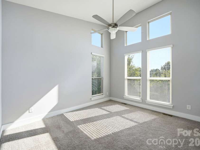 923 Warren Burgess Lane, Charlotte, NC 28205.  MLS# CAR4395797, YatesRealty ID 33261. Primary suite