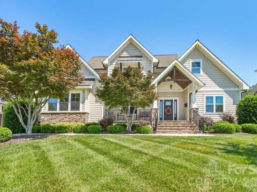 2032 Eaton Road, Charlotte, NC 28205.  MLS# CAR4372083, YatesRealty ID 33262. 