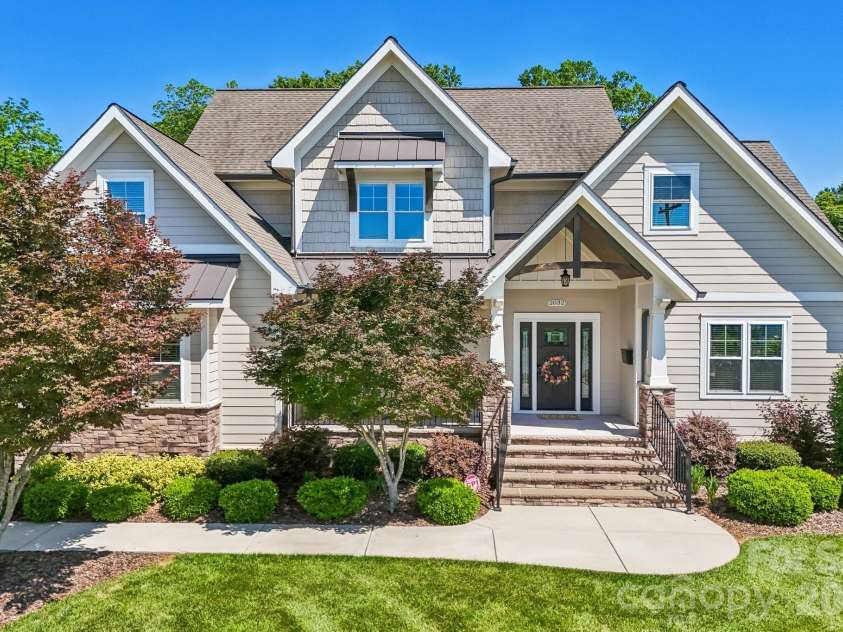 2032 Eaton Road, Charlotte, NC 28205.  MLS# CAR4372083, YatesRealty ID 33262. 