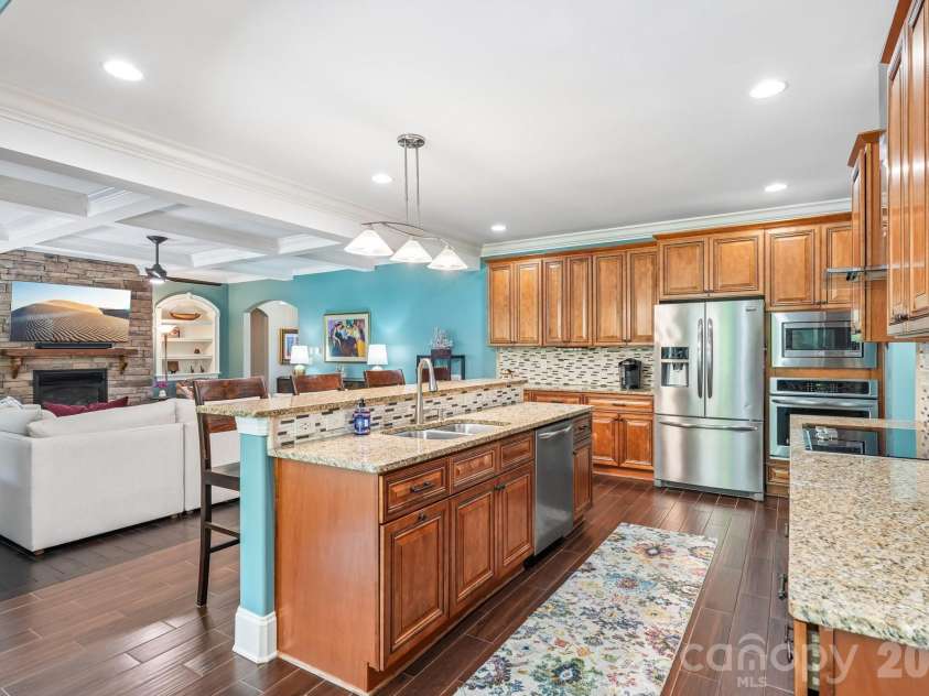 2032 Eaton Road, Charlotte, NC 28205.  MLS# CAR4372083, YatesRealty ID 33262. 