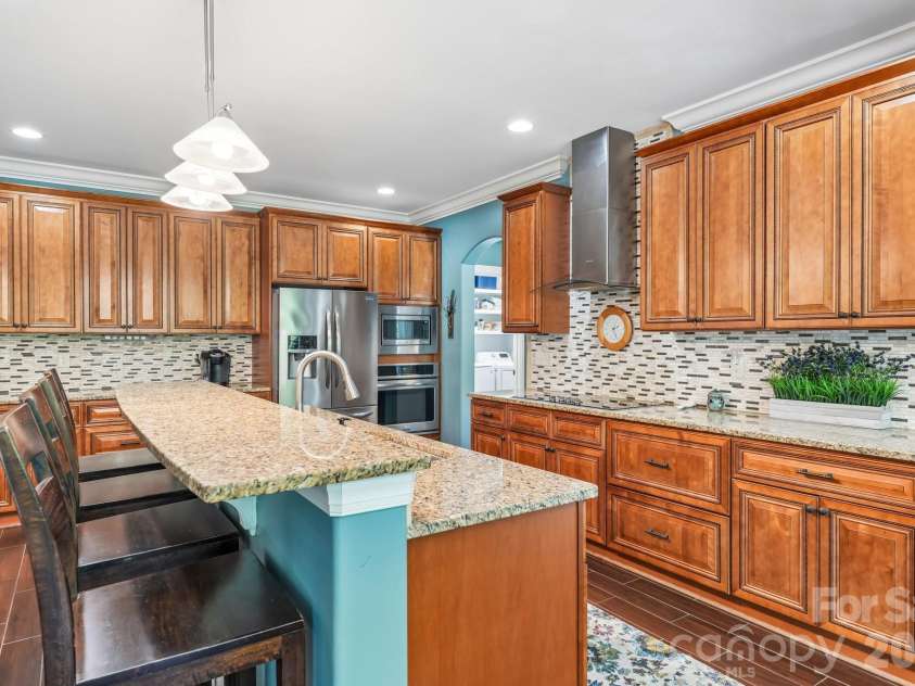 2032 Eaton Road, Charlotte, NC 28205.  MLS# CAR4372083, YatesRealty ID 33262. 