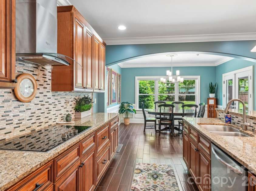 2032 Eaton Road, Charlotte, NC 28205.  MLS# CAR4372083, YatesRealty ID 33262. 