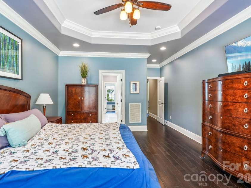 2032 Eaton Road, Charlotte, NC 28205.  MLS# CAR4372083, YatesRealty ID 33262. 