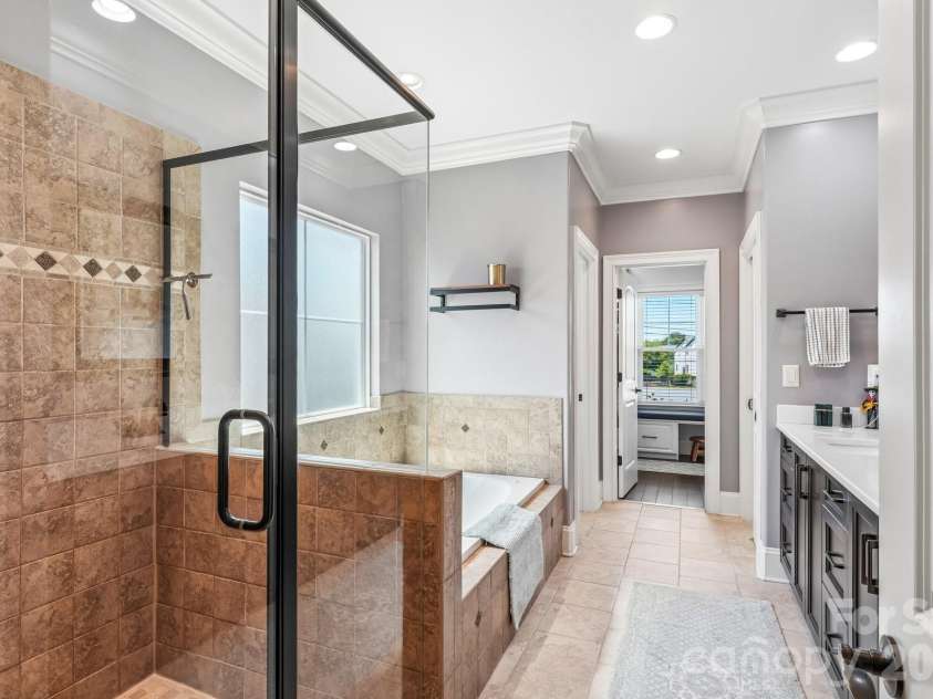 2032 Eaton Road, Charlotte, NC 28205.  MLS# CAR4372083, YatesRealty ID 33262. 