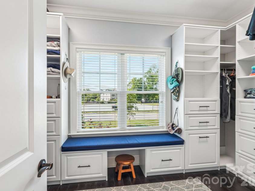 2032 Eaton Road, Charlotte, NC 28205.  MLS# CAR4372083, YatesRealty ID 33262. 