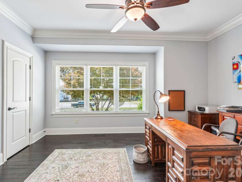 2032 Eaton Road, Charlotte, NC 28205.  MLS# CAR4372083, YatesRealty ID 33262. 