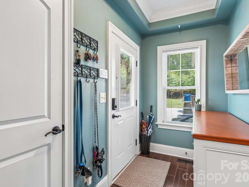 2032 Eaton Road, Charlotte, NC 28205.  MLS# CAR4372083, YatesRealty ID 33262. 