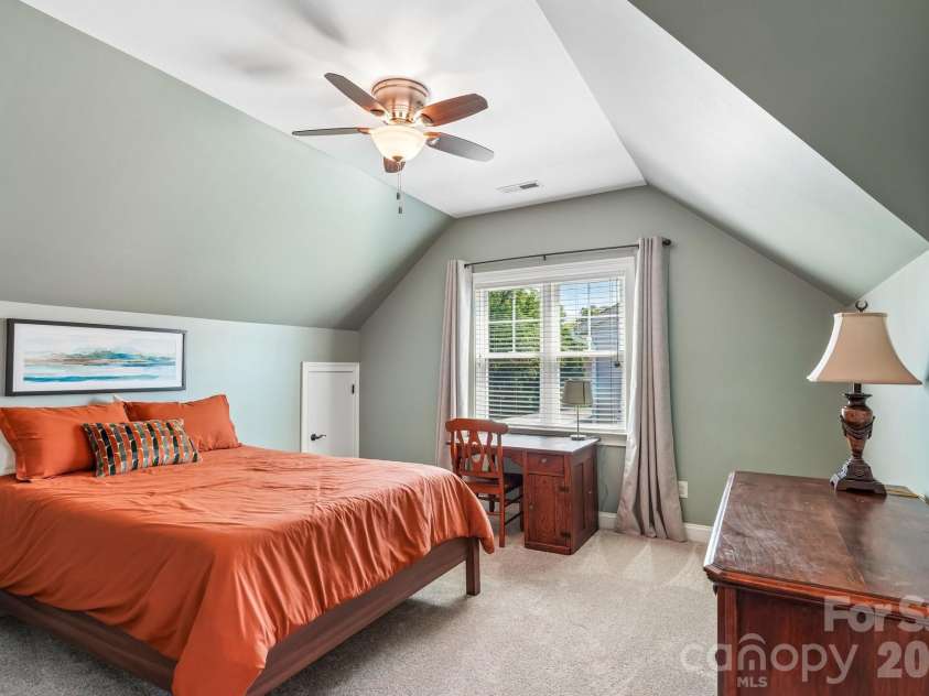 2032 Eaton Road, Charlotte, NC 28205.  MLS# CAR4372083, YatesRealty ID 33262. 