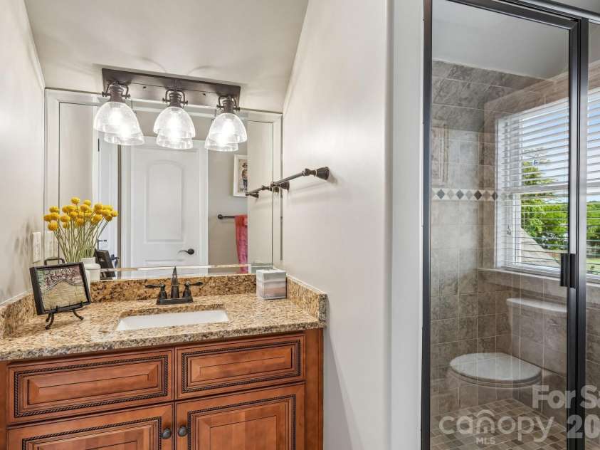 2032 Eaton Road, Charlotte, NC 28205.  MLS# CAR4372083, YatesRealty ID 33262. 