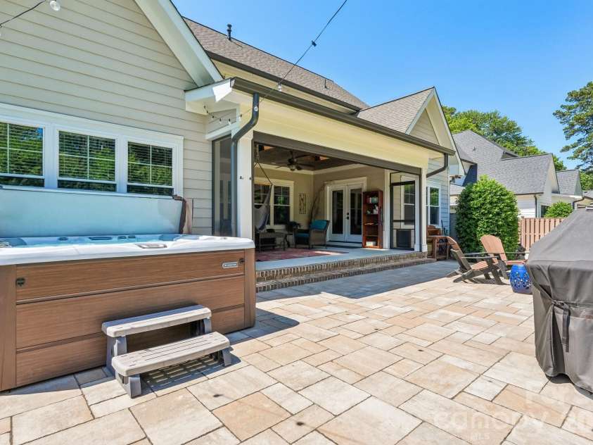 2032 Eaton Road, Charlotte, NC 28205.  MLS# CAR4372083, YatesRealty ID 33262. 