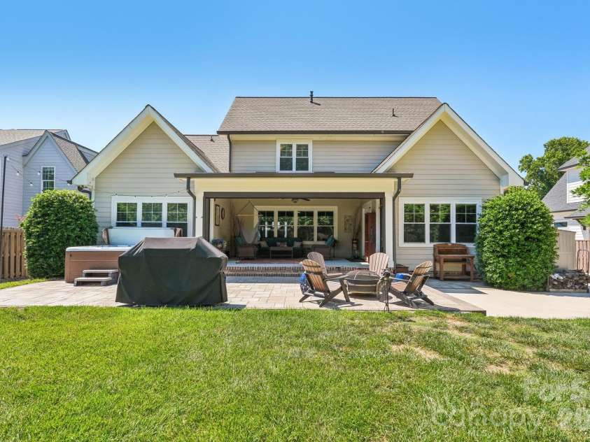 2032 Eaton Road, Charlotte, NC 28205.  MLS# CAR4372083, YatesRealty ID 33262. 