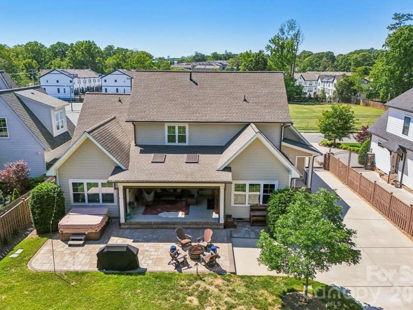 2032 Eaton Road, Charlotte, NC 28205.  MLS# CAR4372083, YatesRealty ID 33262. 