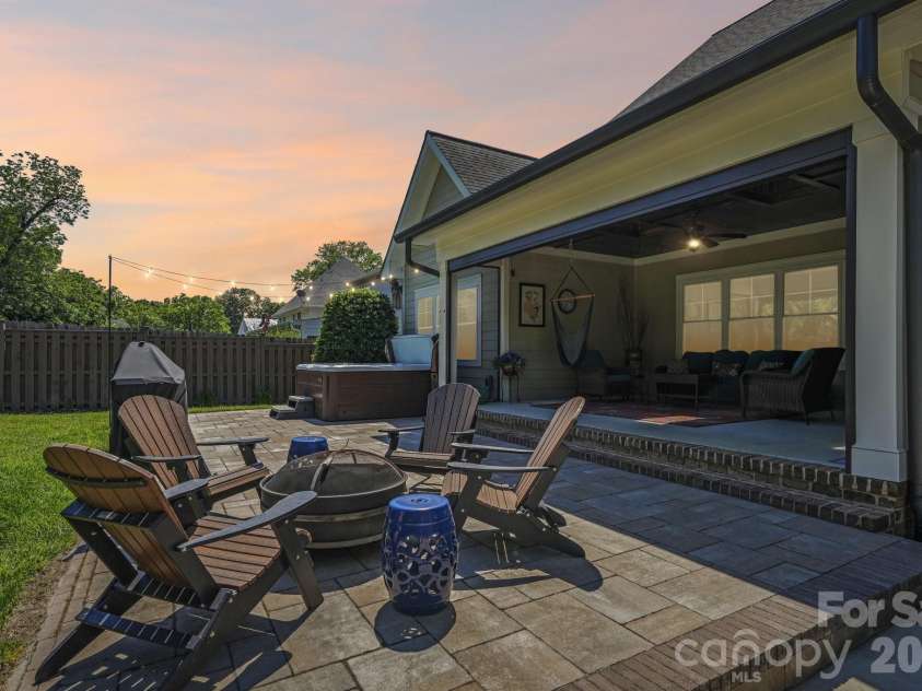 2032 Eaton Road, Charlotte, NC 28205.  MLS# CAR4372083, YatesRealty ID 33262. 