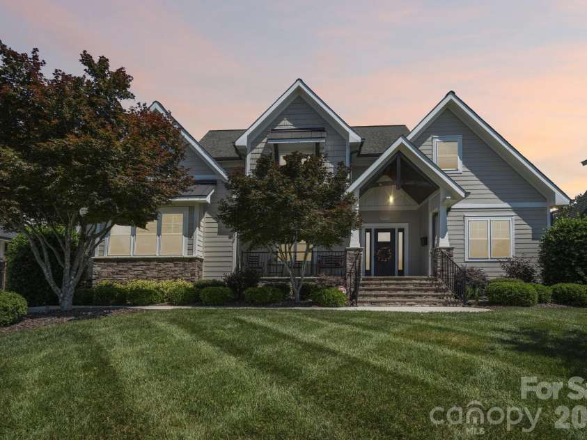 2032 Eaton Road, Charlotte, NC 28205.  MLS# CAR4372083, YatesRealty ID 33262. 