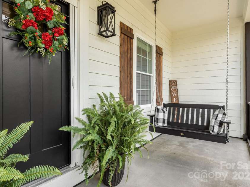 70 Jp Huggins Drive, Hendersonville, NC 28791.  MLS# CAR4277008, YatesRealty ID 33262. 
