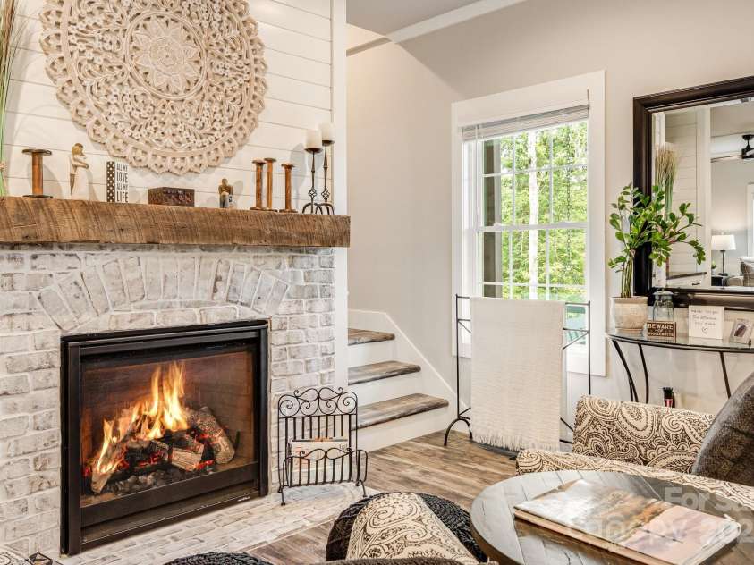 70 Jp Huggins Drive, Hendersonville, NC 28791.  MLS# CAR4277008, YatesRealty ID 33262. 