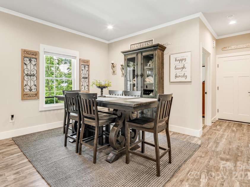 70 Jp Huggins Drive, Hendersonville, NC 28791.  MLS# CAR4277008, YatesRealty ID 33262. 