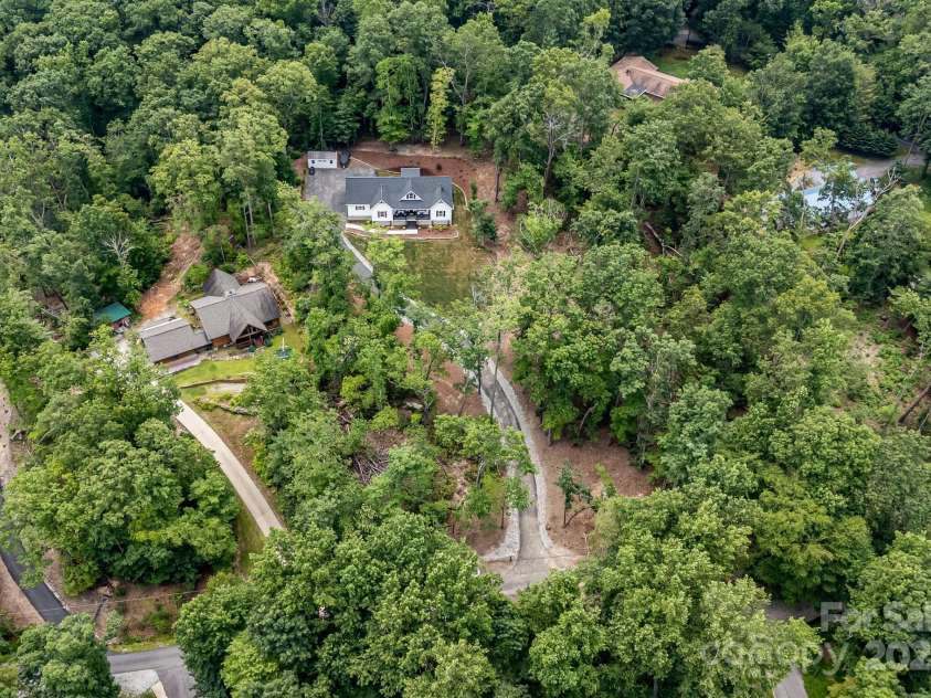 70 Jp Huggins Drive, Hendersonville, NC 28791.  MLS# CAR4277008, YatesRealty ID 33262. 