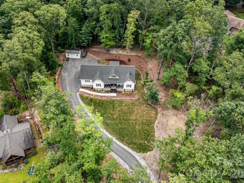 70 Jp Huggins Drive, Hendersonville, NC 28791.  MLS# CAR4277008, YatesRealty ID 33262. 