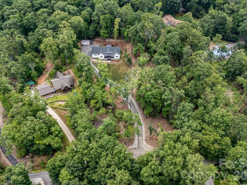 70 Jp Huggins Drive, Hendersonville, NC 28791.  MLS# CAR4277008, YatesRealty ID 33262. 