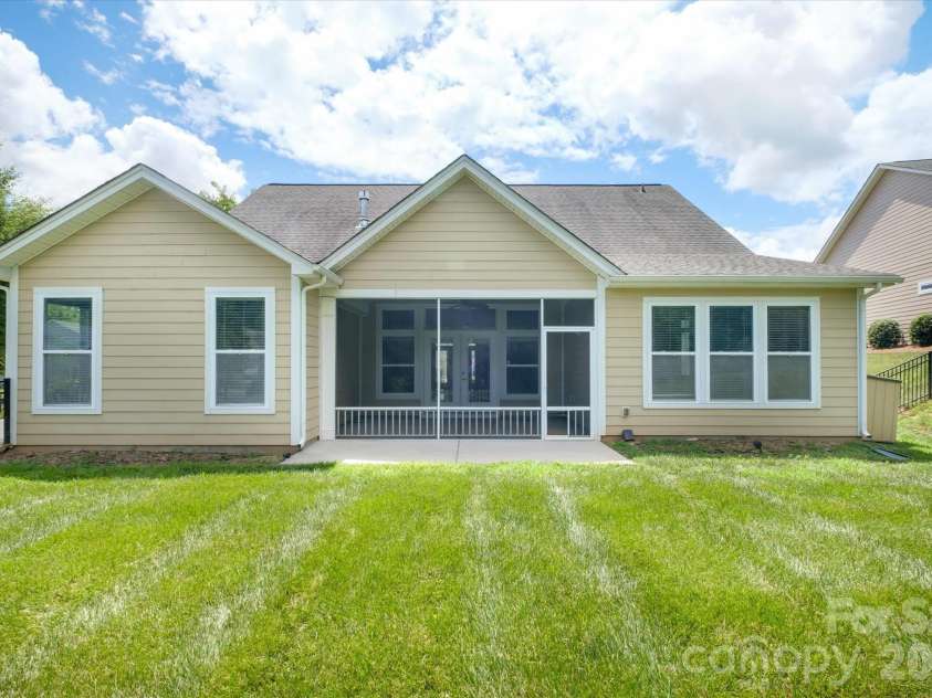 3743 Salvistrin Street, Charlotte, NC 28214.  MLS# CAR4396458, YatesRealty ID 33263. 