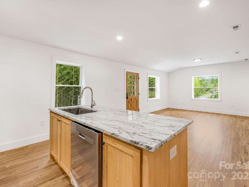 70 Teague Road, Marshall, NC 28753.  MLS# CAR4290135, YatesRealty ID 33263. 