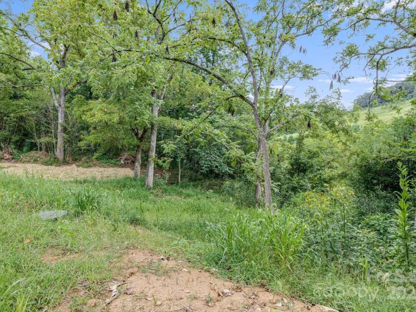 70 Teague Road, Marshall, NC 28753.  MLS# CAR4290135, YatesRealty ID 33263. 