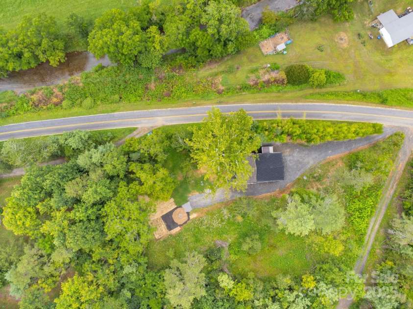 70 Teague Road, Marshall, NC 28753.  MLS# CAR4290135, YatesRealty ID 33263. 