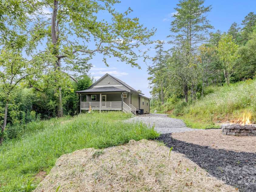 70 Teague Road, Marshall, NC 28753.  MLS# CAR4290135, YatesRealty ID 33263. 