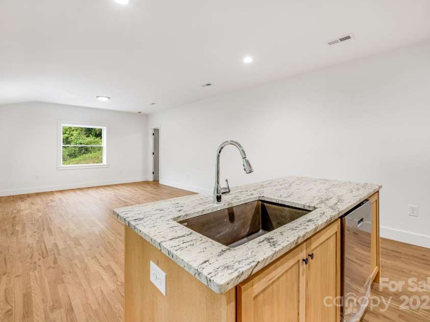 70 Teague Road, Marshall, NC 28753.  MLS# CAR4290135, YatesRealty ID 33263. Entertain with Ease 