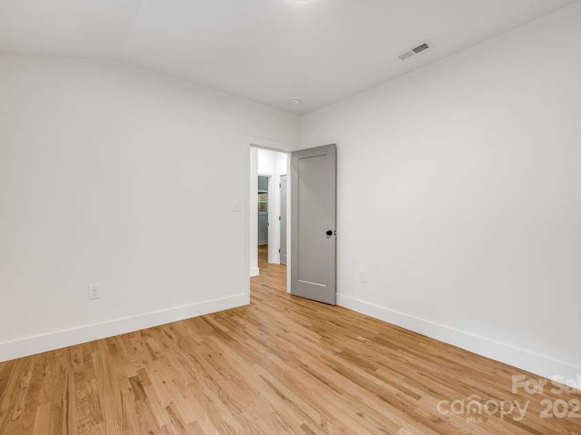 70 Teague Road, Marshall, NC 28753.  MLS# CAR4290135, YatesRealty ID 33263. Everything is Like New 