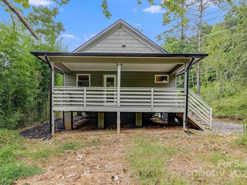 70 Teague Road, Marshall, NC 28753.  MLS# CAR4290135, YatesRealty ID 33263. Private Homestead 