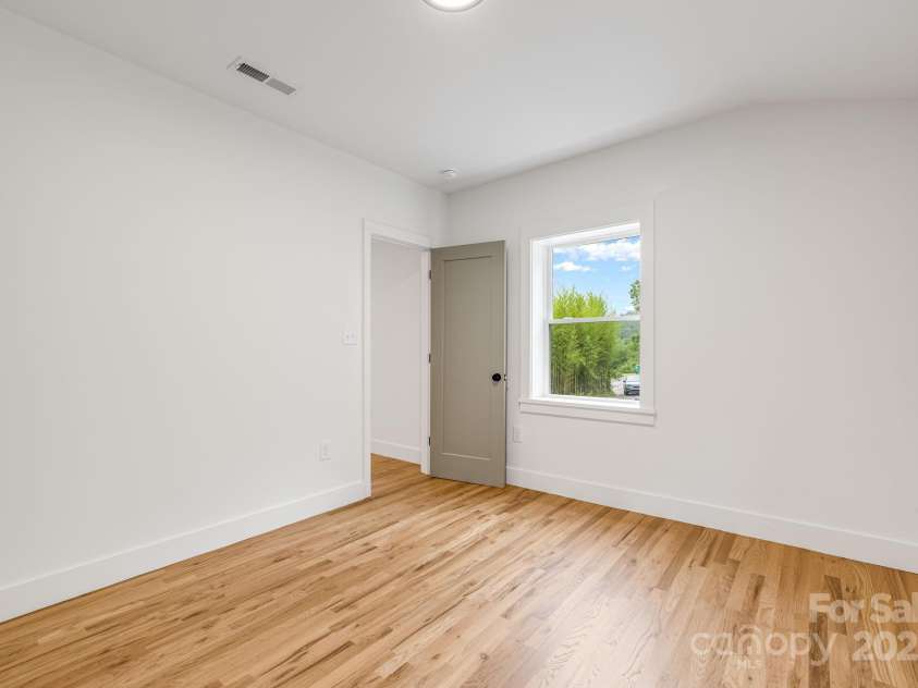 70 Teague Road, Marshall, NC 28753.  MLS# CAR4290135, YatesRealty ID 33263. Spacious Bedrooms 