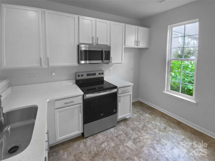 6612 Tor Drive, Charlotte, NC 28269.  MLS# CAR4291073, YatesRealty ID 33264. 