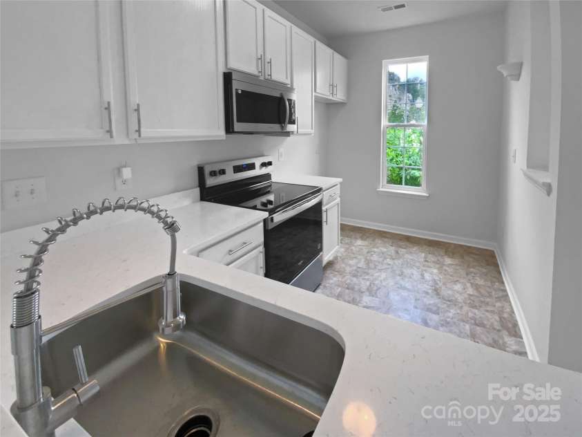 6612 Tor Drive, Charlotte, NC 28269.  MLS# CAR4291073, YatesRealty ID 33264. 