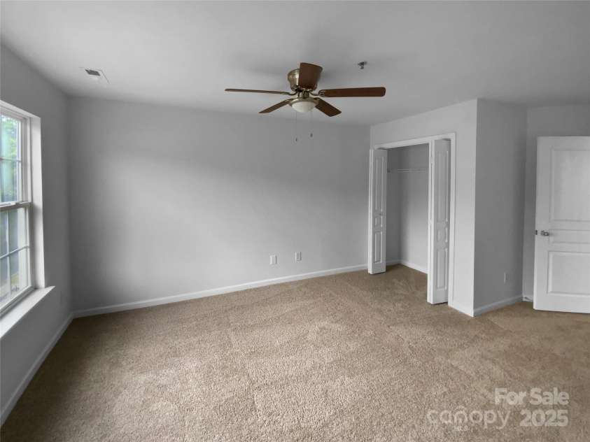 6612 Tor Drive, Charlotte, NC 28269.  MLS# CAR4291073, YatesRealty ID 33264. 