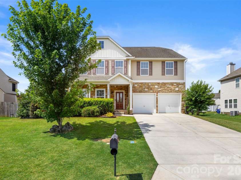 1128 Ellis Pond Drive, Rock Hill, SC 29730.  MLS# CAR4397742, YatesRealty ID 33265. 
