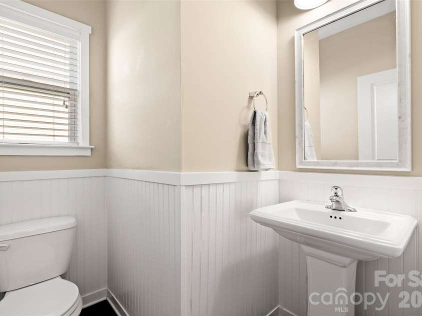 1128 Ellis Pond Drive, Rock Hill, SC 29730.  MLS# CAR4397742, YatesRealty ID 33265. Half Bath on Main