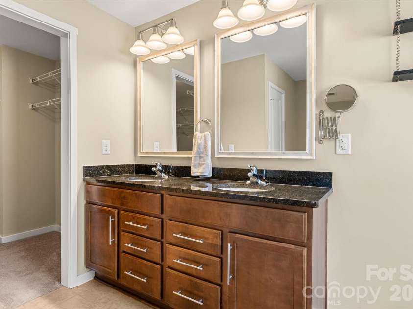 1128 Ellis Pond Drive, Rock Hill, SC 29730.  MLS# CAR4397742, YatesRealty ID 33265. Primary Bathroom