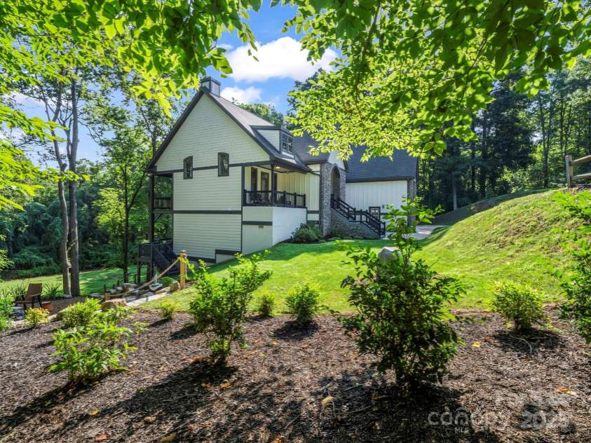 34 Rambling Creek, Tryon, NC 28782.  MLS# CAR4288556, YatesRealty ID 33265. 