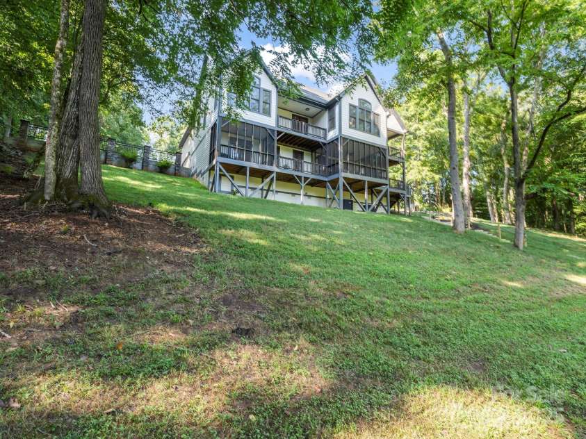 34 Rambling Creek, Tryon, NC 28782.  MLS# CAR4288556, YatesRealty ID 33265. 
