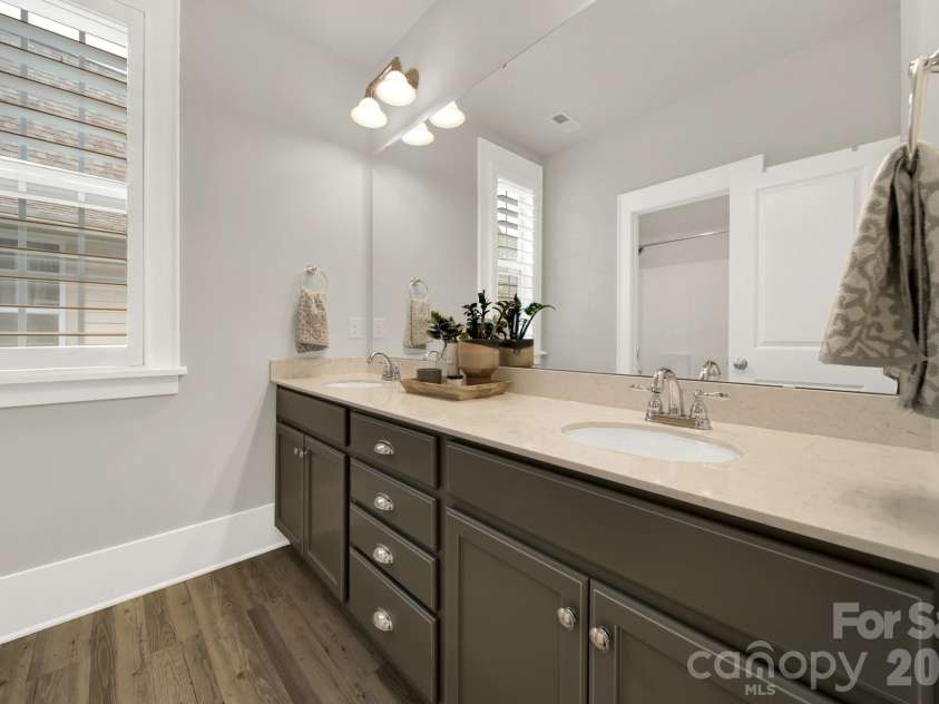 404 Sensibility Circle, Fort Mill, SC 29708.  MLS# CAR4387912, YatesRealty ID 33266. Hall Bathroom