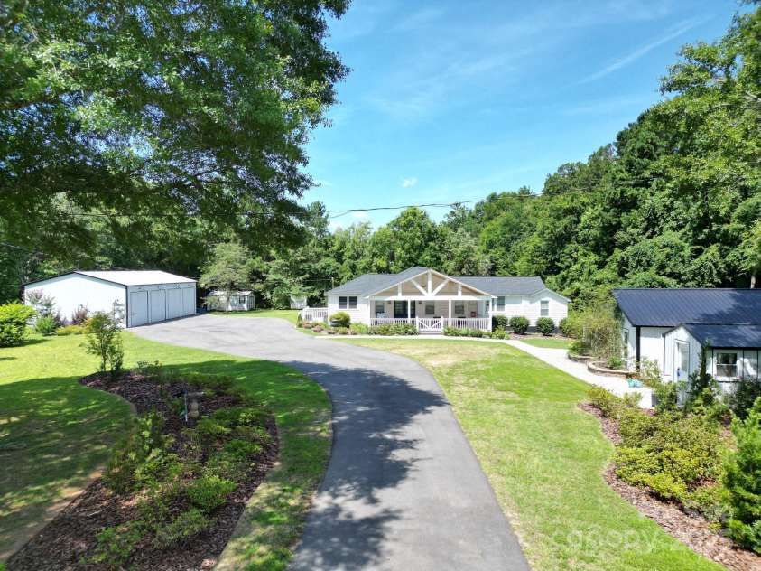 5214 Echo Valley Drive, Great Falls, SC 29055.  MLS# CAR4285802, YatesRealty ID 33266. 