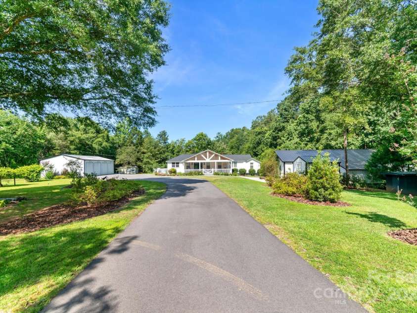 5214 Echo Valley Drive, Great Falls, SC 29055.  MLS# CAR4285802, YatesRealty ID 33266. 